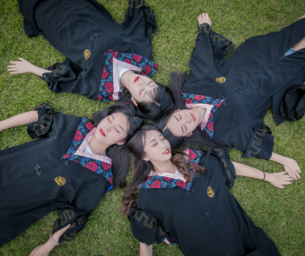 青春不散场，和青春“毕”个耶